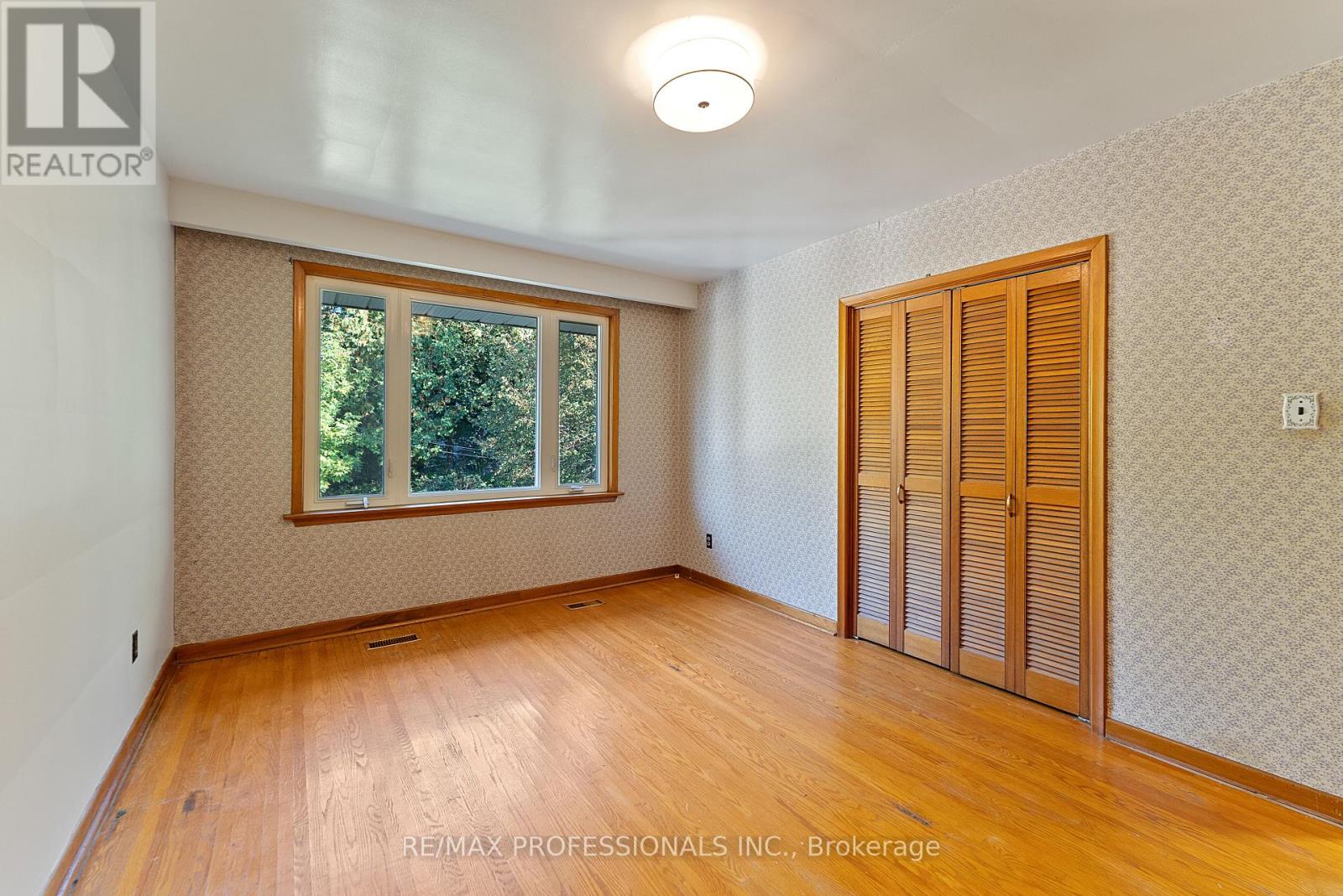 12 Drury Lane, Toronto, Ontario  M9P 1P7 - Photo 31 - W12460605