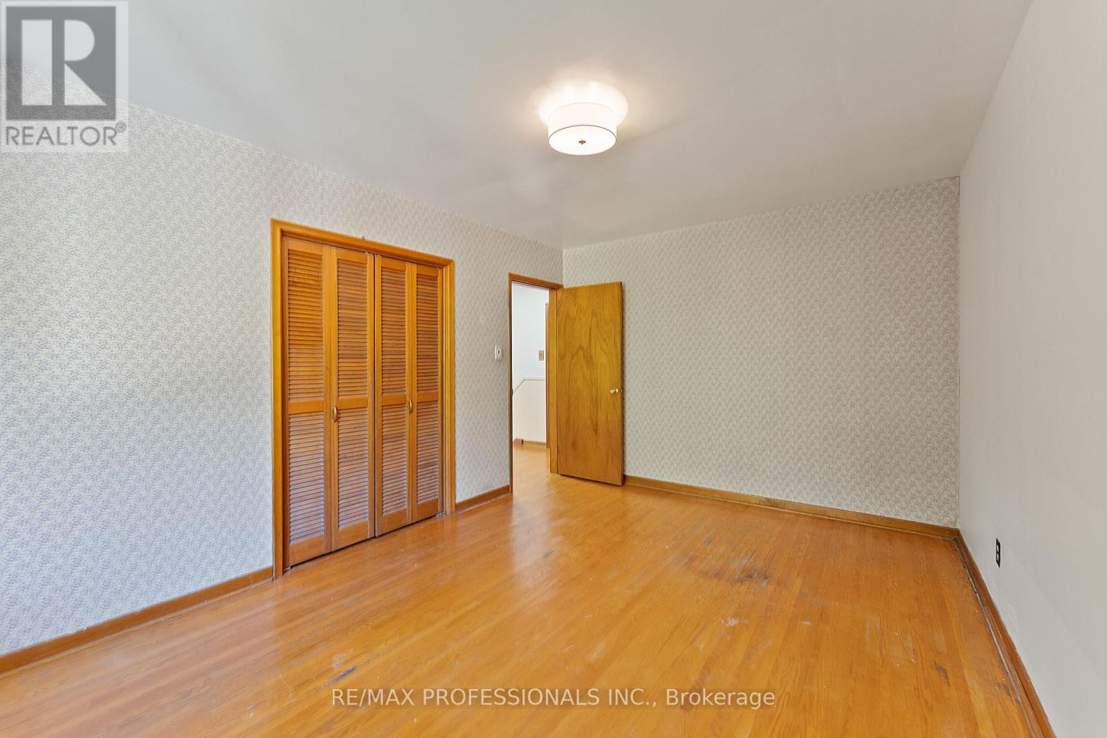 12 Drury Lane, Toronto, Ontario  M9P 1P7 - Photo 32 - W12460605
