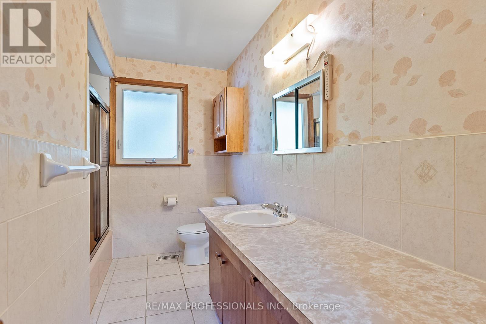 12 Drury Lane, Toronto, Ontario  M9P 1P7 - Photo 37 - W12460605