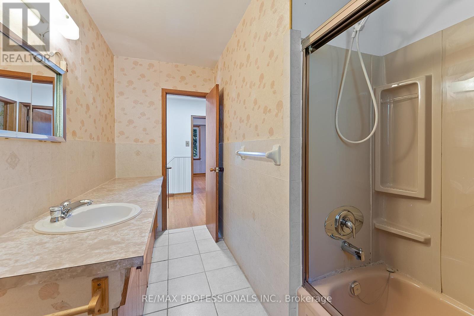 12 Drury Lane, Toronto, Ontario  M9P 1P7 - Photo 38 - W12460605