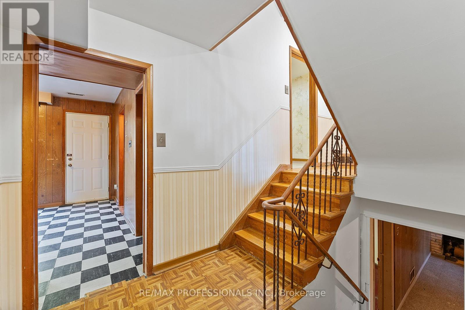 12 Drury Lane, Toronto, Ontario  M9P 1P7 - Photo 39 - W12460605