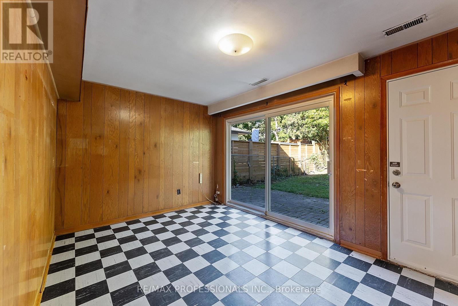 12 Drury Lane, Toronto, Ontario  M9P 1P7 - Photo 40 - W12460605