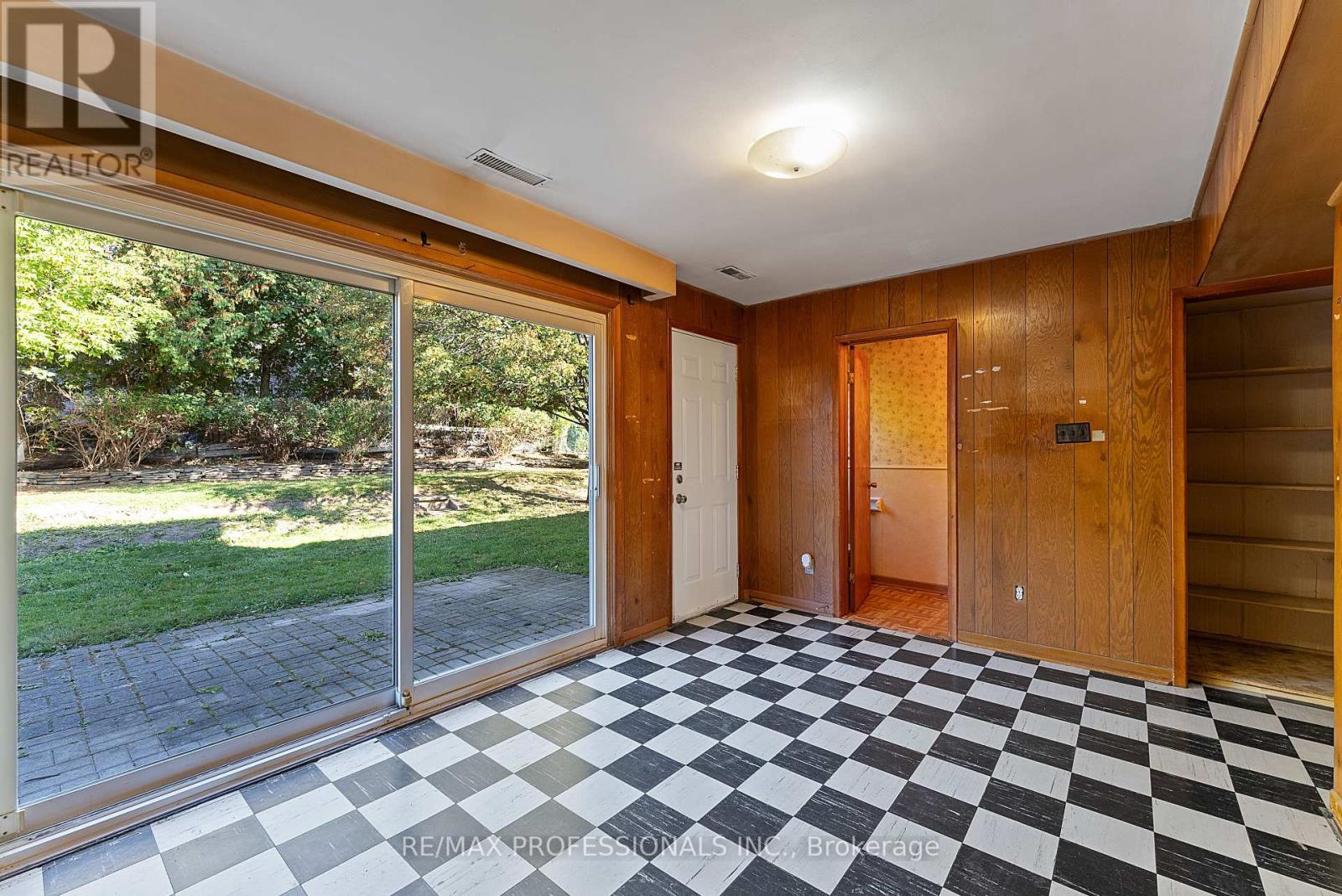 12 Drury Lane, Toronto, Ontario  M9P 1P7 - Photo 41 - W12460605