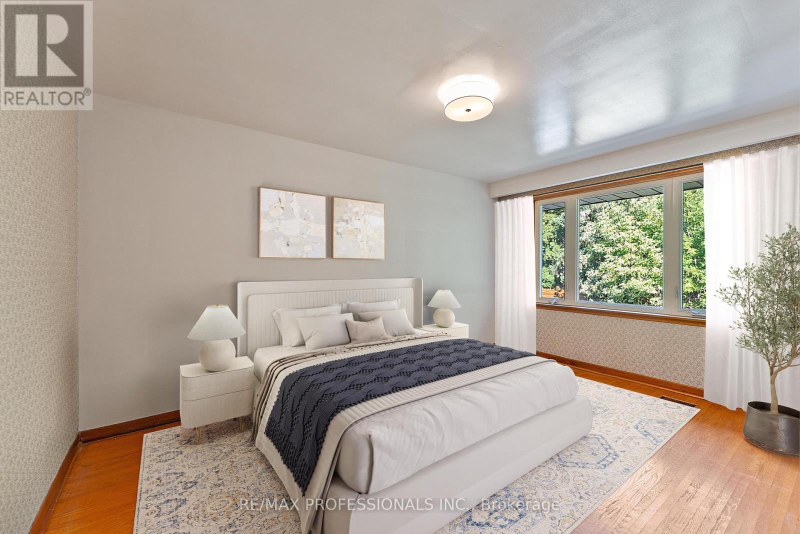 12 Drury Lane, Toronto, Ontario  M9P 1P7 - Photo 8 - W12460605