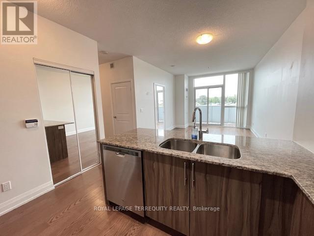 323 - 65 Speers Road, Oakville, Ontario  L6K 0J1 - Photo 9 - W12460611