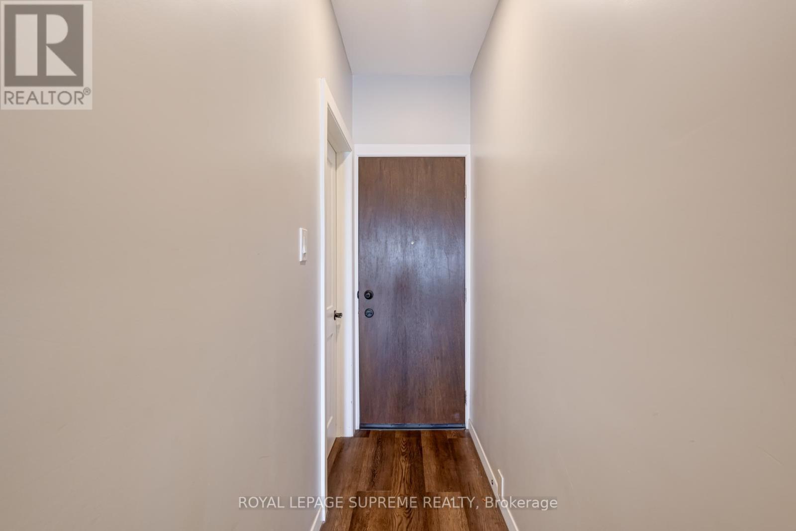 Main - 224 Christie Street, Toronto, Ontario  M6G 3B7 - Photo 8 - W12460614