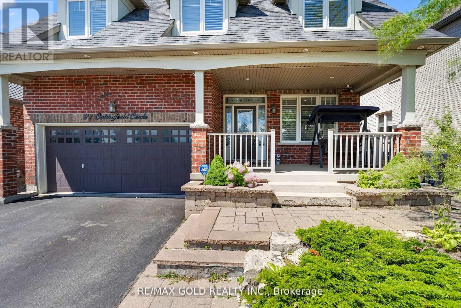 21 Cottonfield Circle, Caledon, Ontario  L7C 3M8 - Photo 3 - W12460615