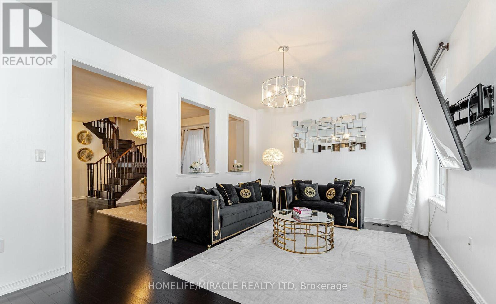 Main - 5 Felix Close, Brampton, Ontario  L7A 4K4 - Photo 10 - W12460617
