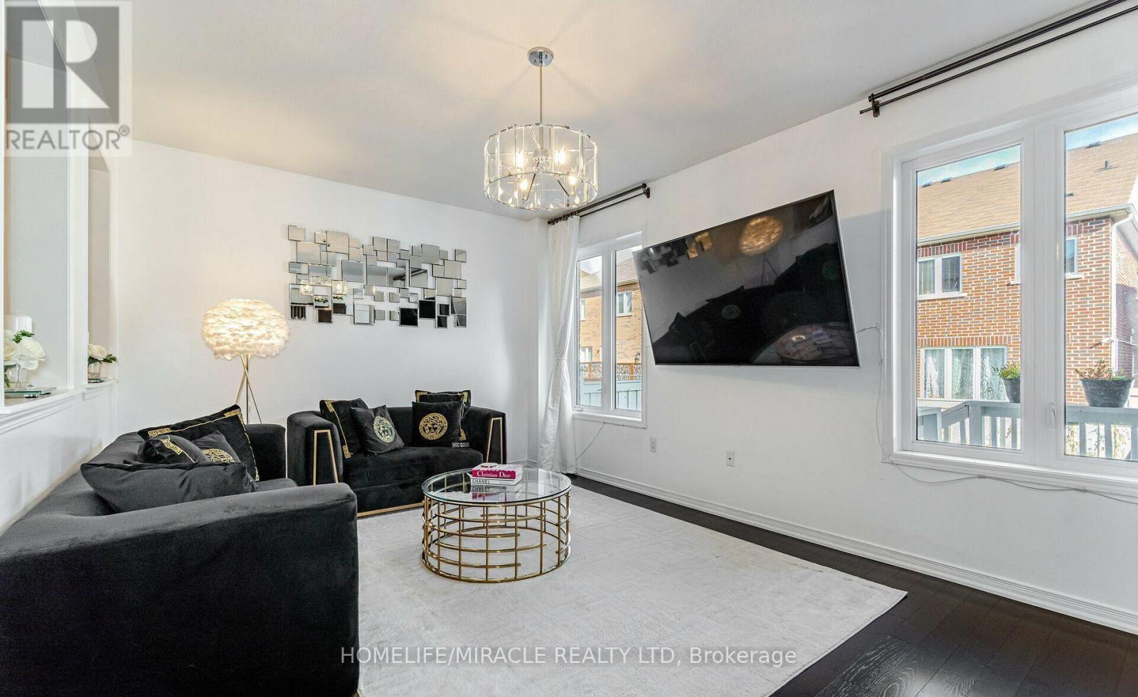 Main - 5 Felix Close, Brampton, Ontario  L7A 4K4 - Photo 11 - W12460617