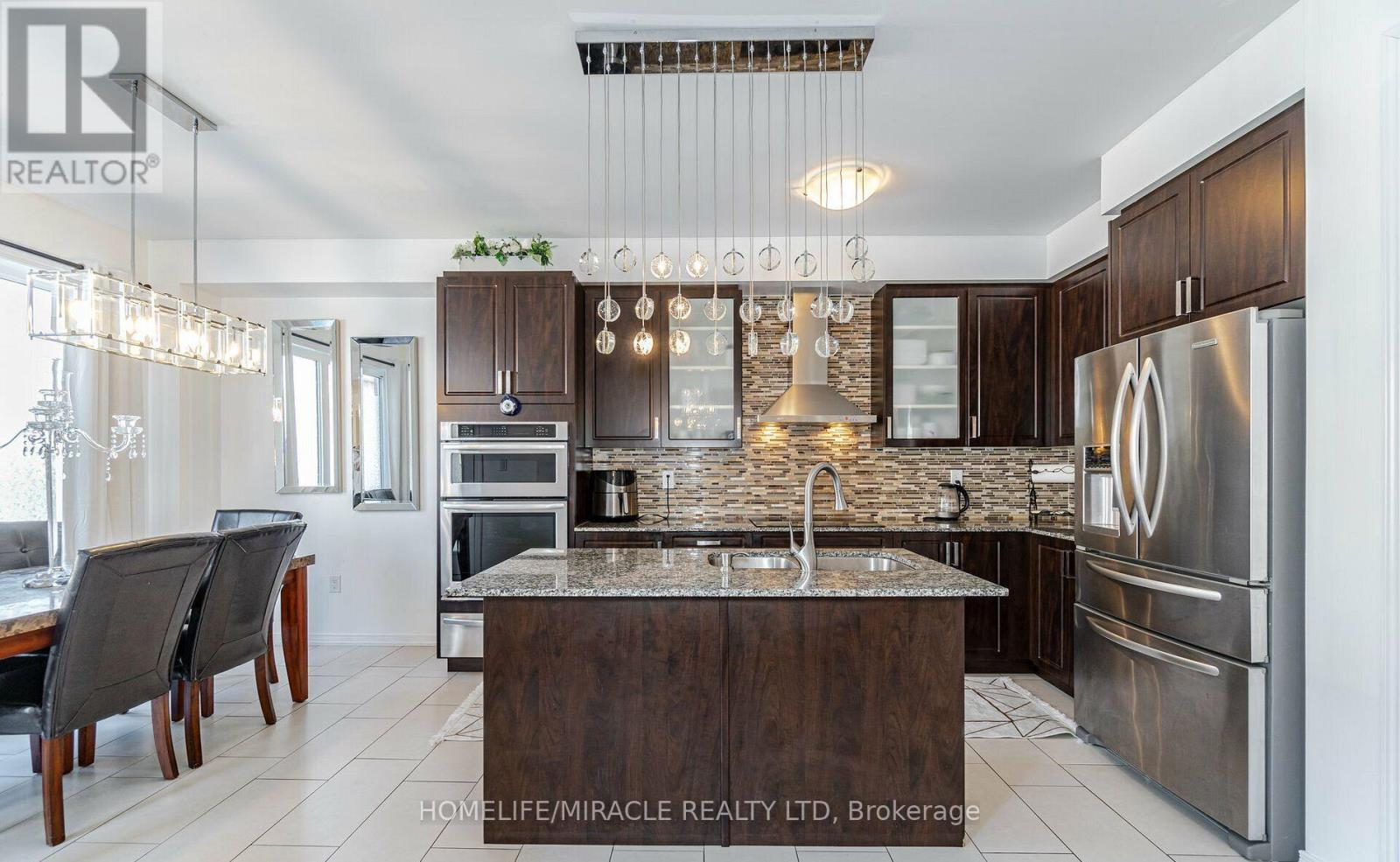Main - 5 Felix Close, Brampton, Ontario  L7A 4K4 - Photo 13 - W12460617