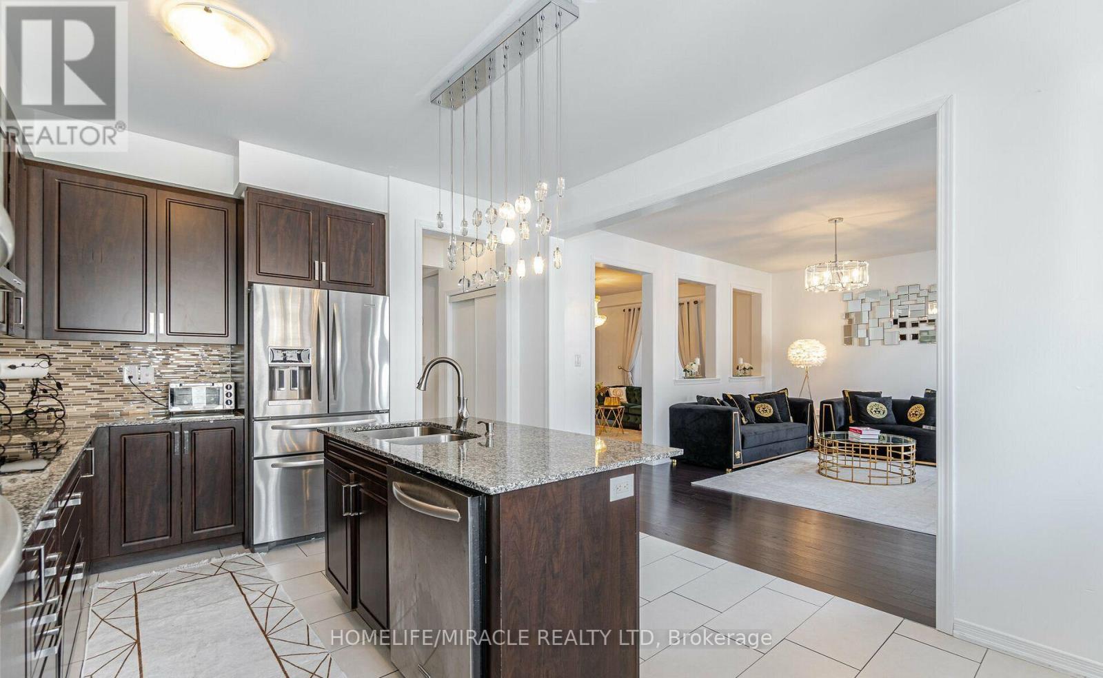 Main - 5 Felix Close, Brampton, Ontario  L7A 4K4 - Photo 16 - W12460617