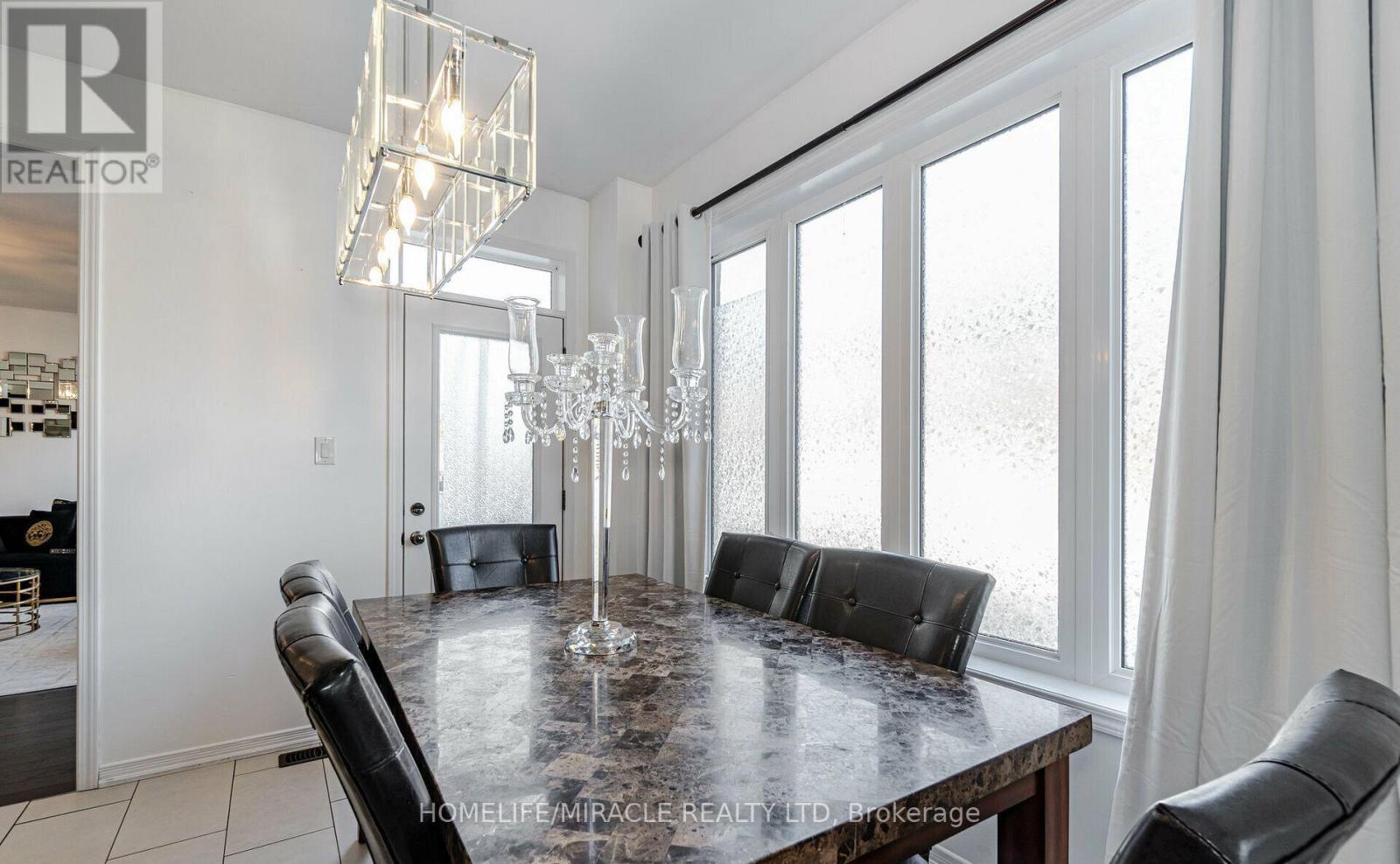 Main - 5 Felix Close, Brampton, Ontario  L7A 4K4 - Photo 19 - W12460617