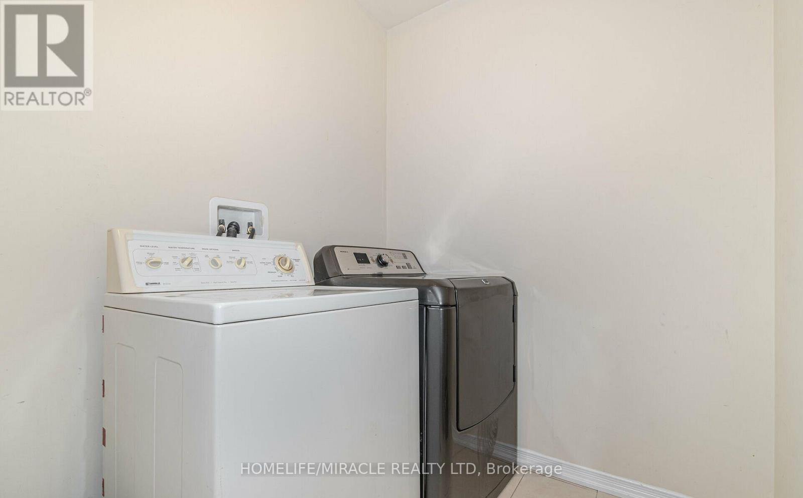 Main - 5 Felix Close, Brampton, Ontario  L7A 4K4 - Photo 21 - W12460617