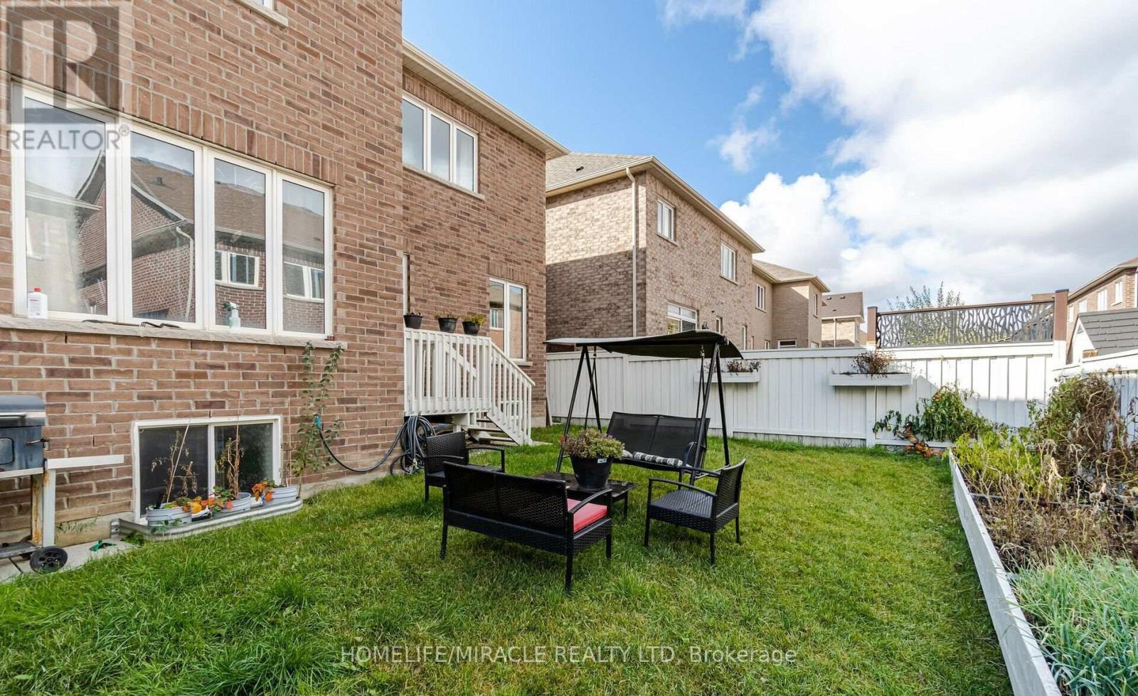 Main - 5 Felix Close, Brampton, Ontario  L7A 4K4 - Photo 39 - W12460617