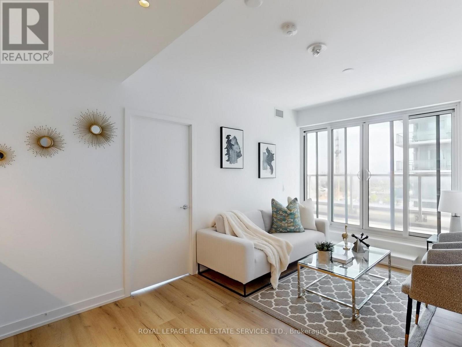 705 - 1195 The Queensway, Toronto, Ontario  M8Z 0H1 - Photo 5 - W12460623
