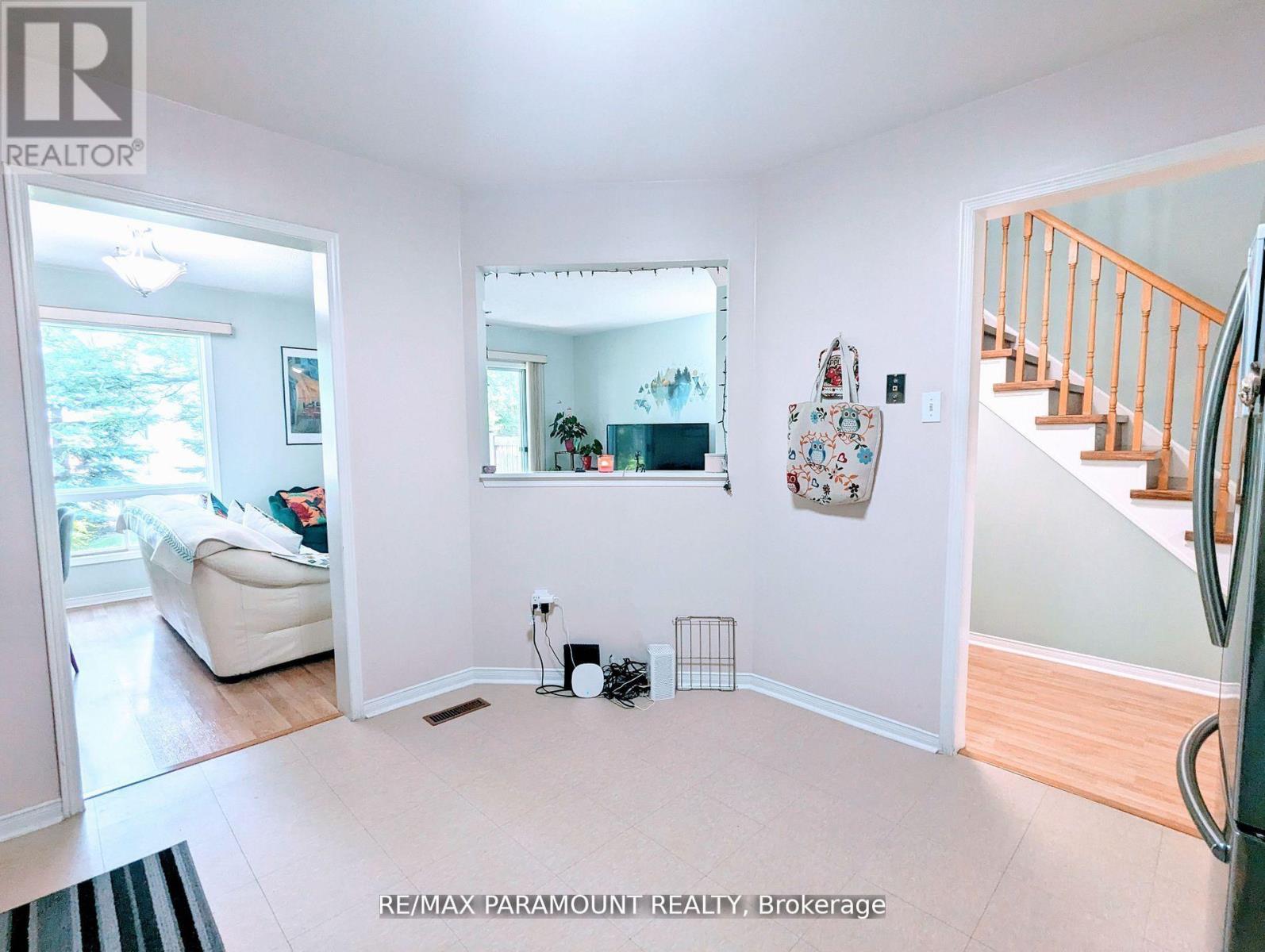 37 Wickstead Court, Brampton, Ontario  L6R 1N8 - Photo 9 - W12460663