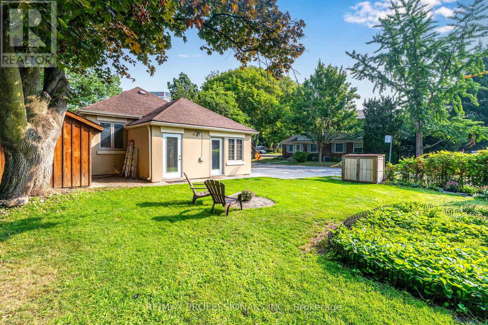 Lower - 34 Monkton Avenue, Toronto, Ontario  M8Z 4N2 - Photo 14 - W12460667