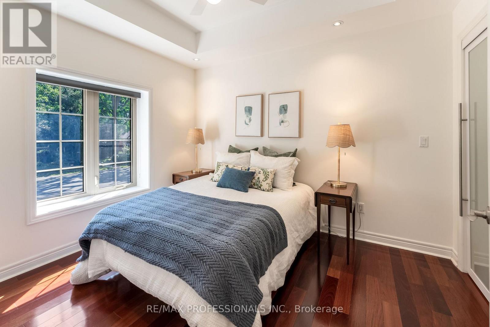 Main - 34 Monkton Avenue, Toronto, Ontario  M8Z 4N2 - Photo 12 - W12460675