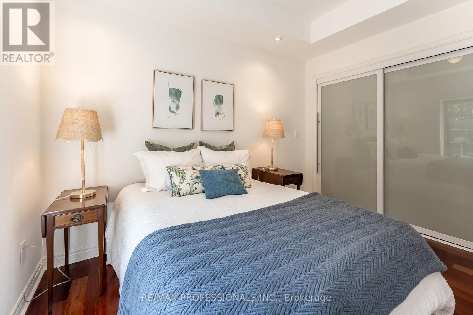 Main - 34 Monkton Avenue, Toronto, Ontario  M8Z 4N2 - Photo 13 - W12460675