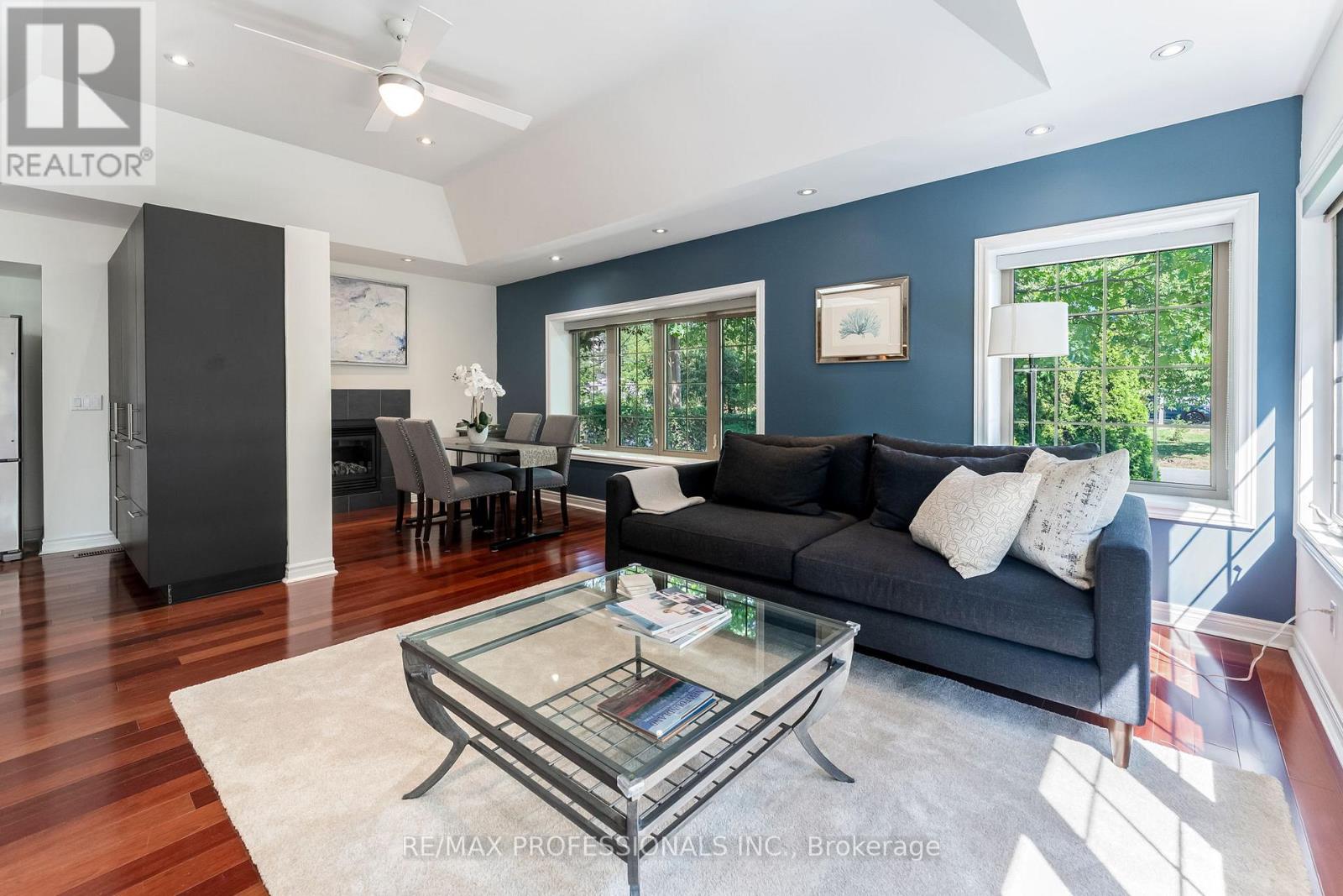 Main - 34 Monkton Avenue, Toronto, Ontario  M8Z 4N2 - Photo 5 - W12460675