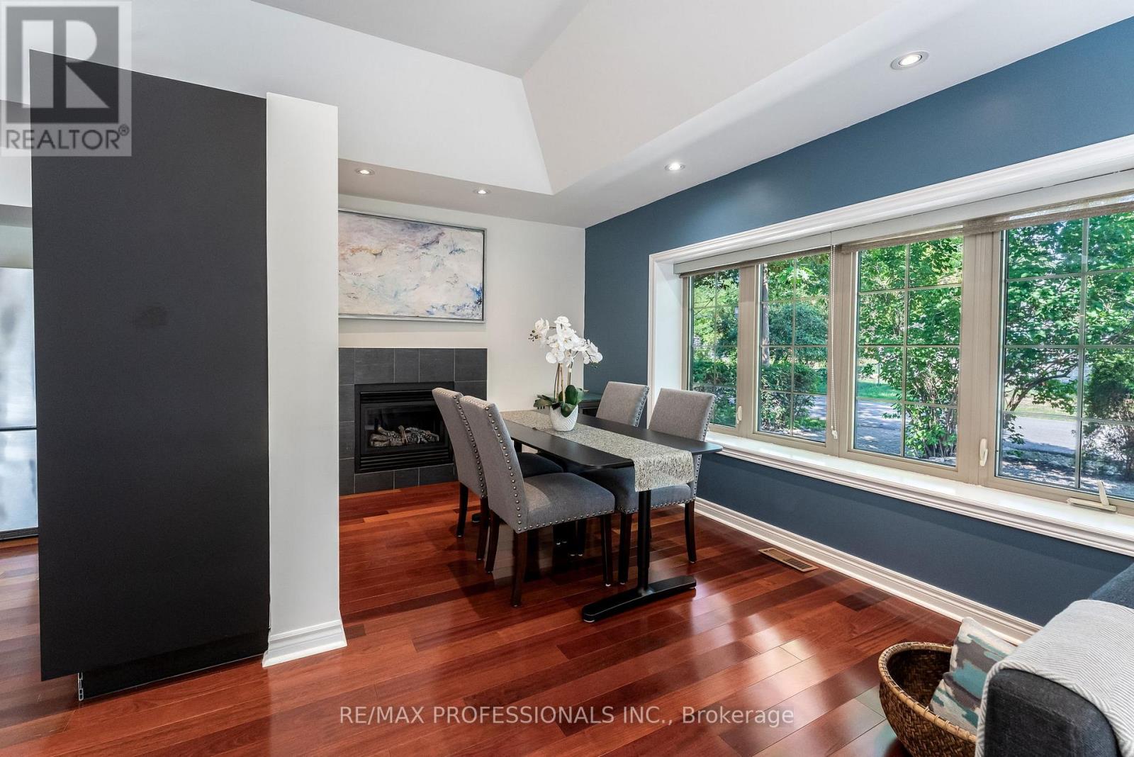 Main - 34 Monkton Avenue, Toronto, Ontario  M8Z 4N2 - Photo 6 - W12460675