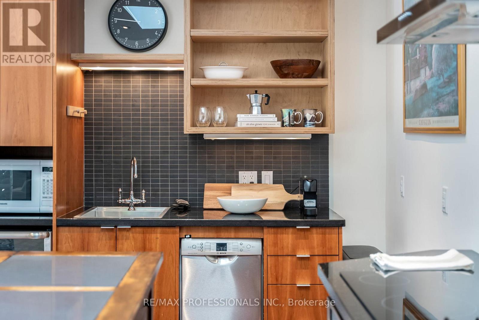 Main - 34 Monkton Avenue, Toronto, Ontario  M8Z 4N2 - Photo 9 - W12460675