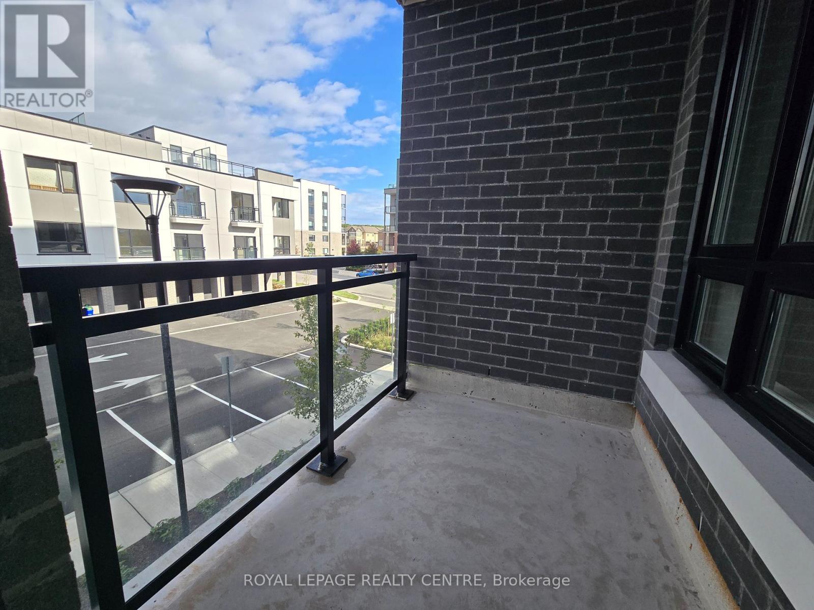 217 - 3250 Carding Mill Trail, Oakville, Ontario  L6M 1L3 - Photo 11 - W12460677