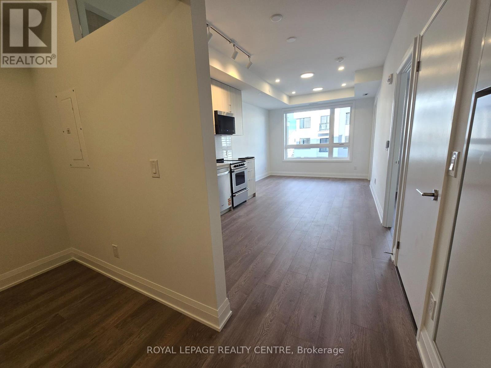217 - 3250 Carding Mill Trail, Oakville, Ontario  L6M 1L3 - Photo 2 - W12460677