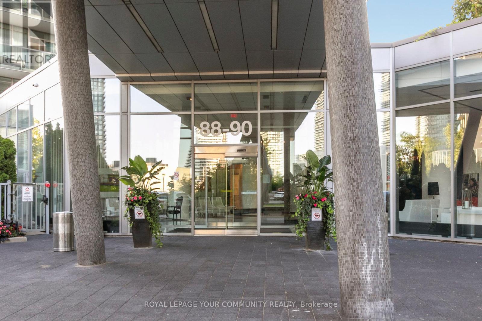 2112 - 88 Park Lawn Road, Toronto, Ontario  M8Y 0B6 - Photo 2 - W12460689
