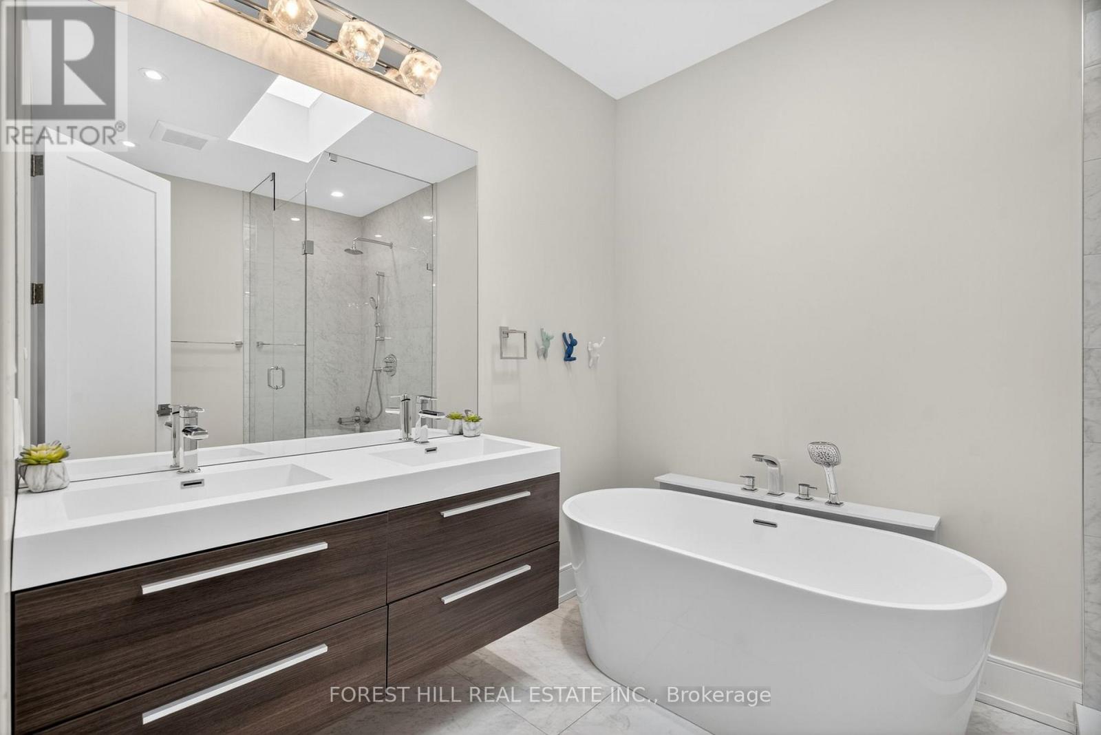 272a Beta Street, Toronto, Ontario  M8W 4J1 - Photo 18 - W12460695