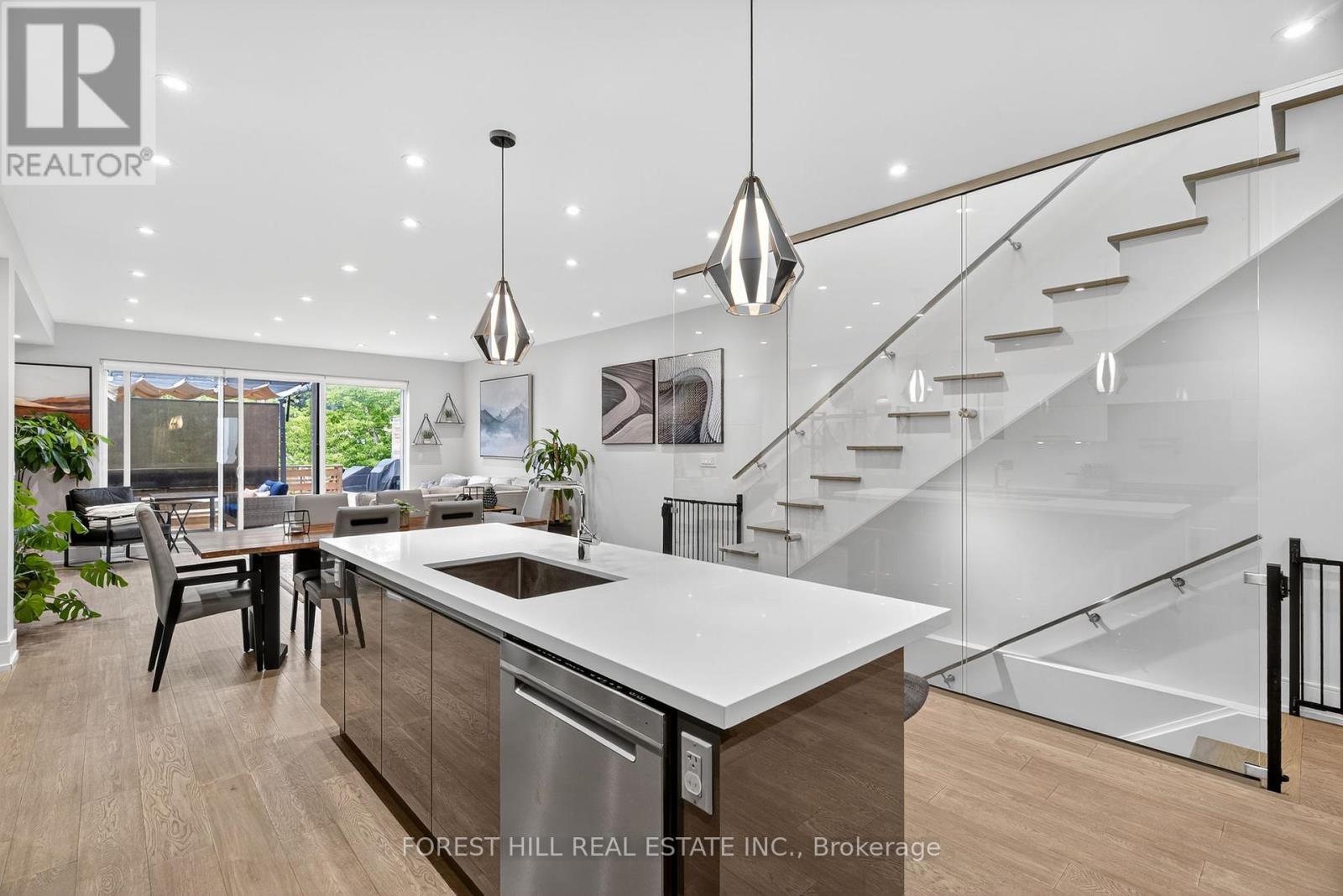 272a Beta Street, Toronto, Ontario  M8W 4J1 - Photo 4 - W12460695