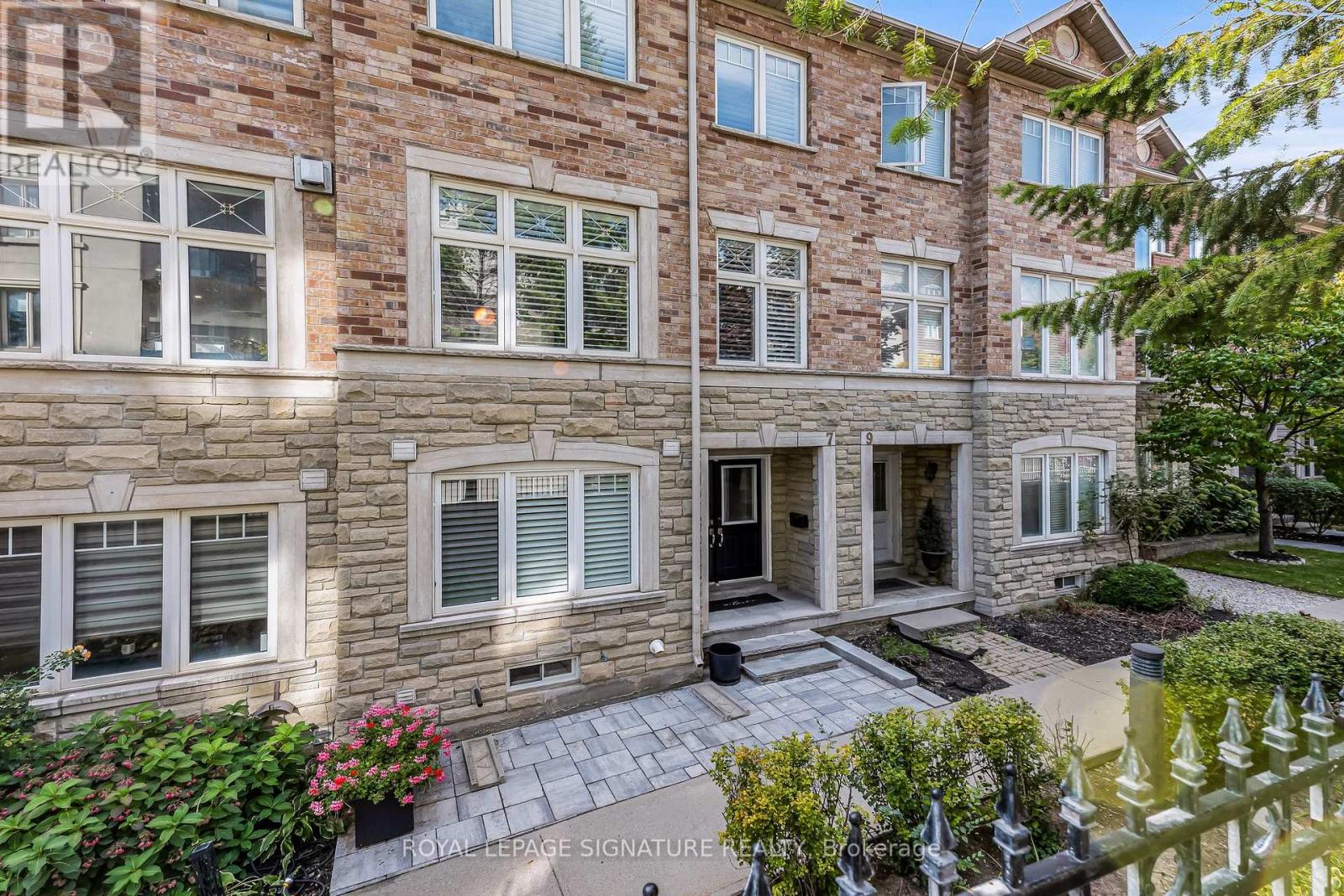 7 Chimes Lane, Toronto, Ontario  M8Y 1G4 - Photo 1 - W12460698