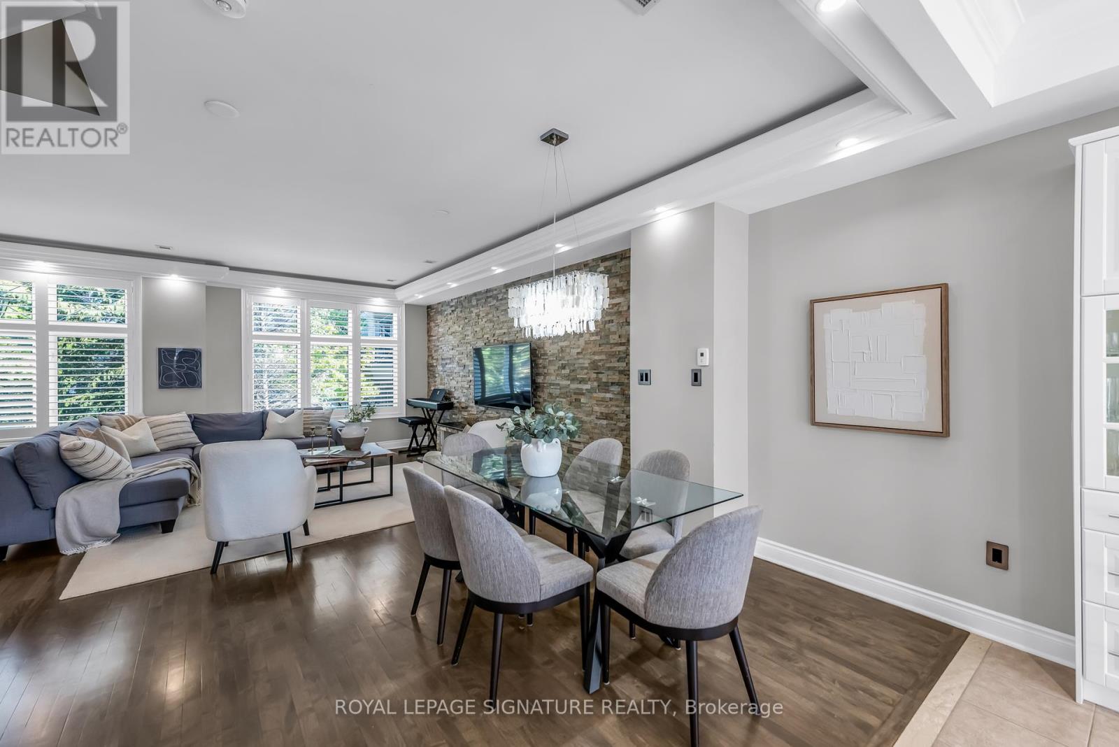 7 Chimes Lane, Toronto, Ontario  M8Y 1G4 - Photo 13 - W12460698