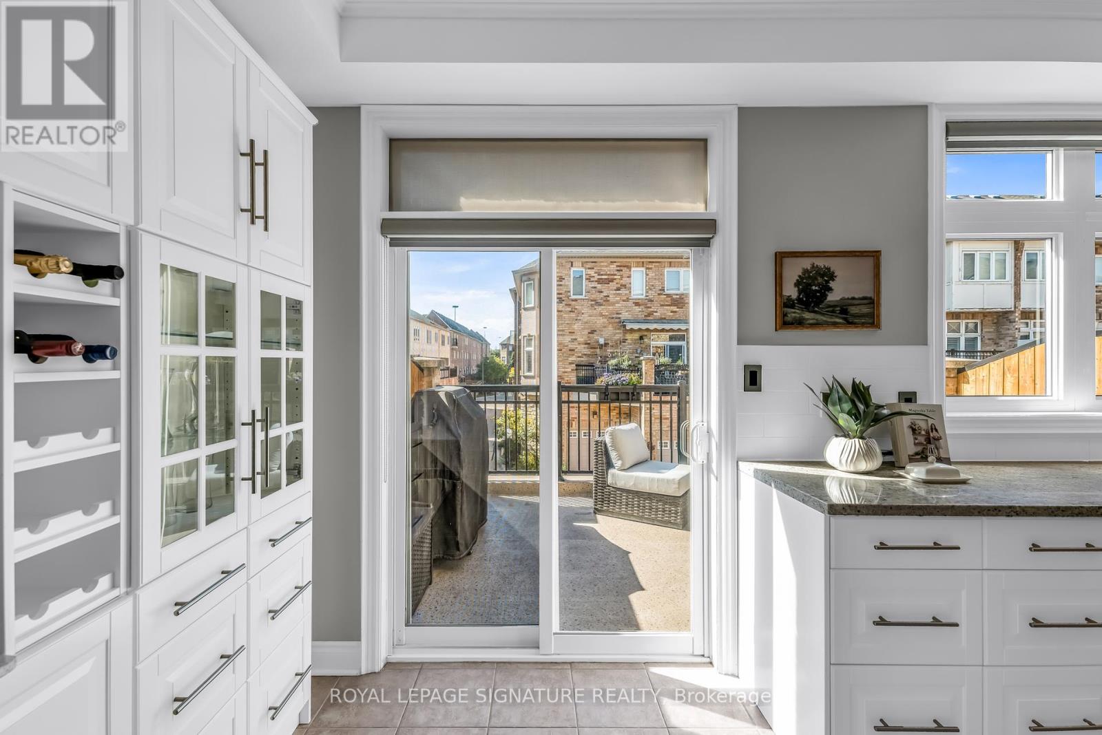 7 Chimes Lane, Toronto, Ontario  M8Y 1G4 - Photo 14 - W12460698