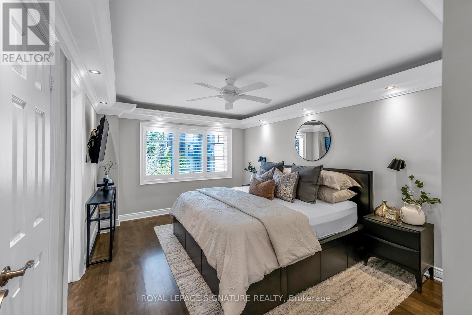 7 Chimes Lane, Toronto, Ontario  M8Y 1G4 - Photo 18 - W12460698