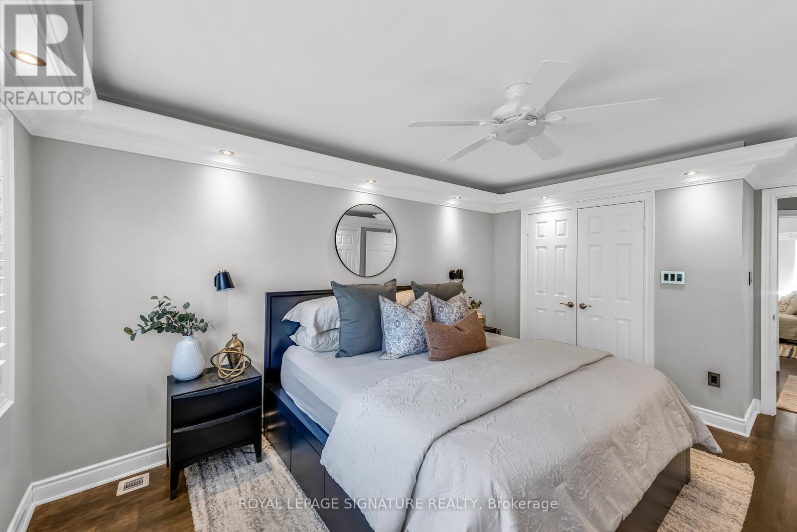 7 Chimes Lane, Toronto, Ontario  M8Y 1G4 - Photo 19 - W12460698