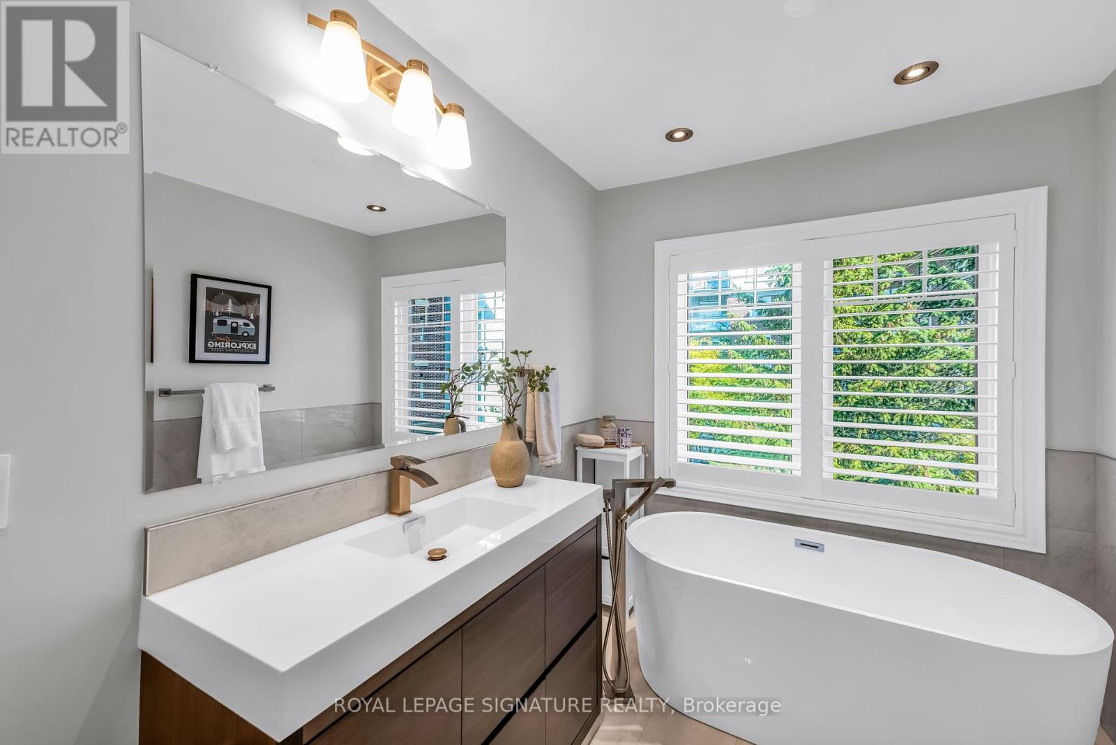 7 Chimes Lane, Toronto, Ontario  M8Y 1G4 - Photo 21 - W12460698