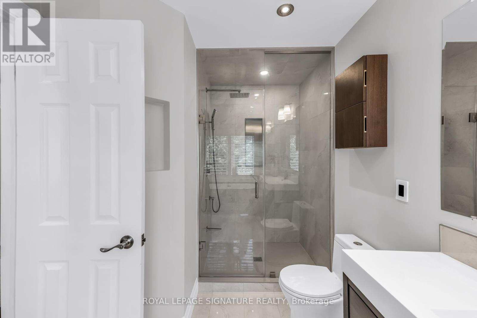 7 Chimes Lane, Toronto, Ontario  M8Y 1G4 - Photo 23 - W12460698