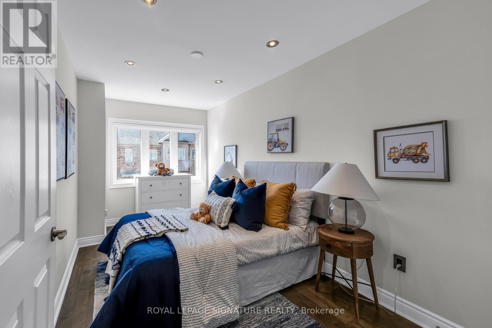 7 Chimes Lane, Toronto, Ontario  M8Y 1G4 - Photo 24 - W12460698