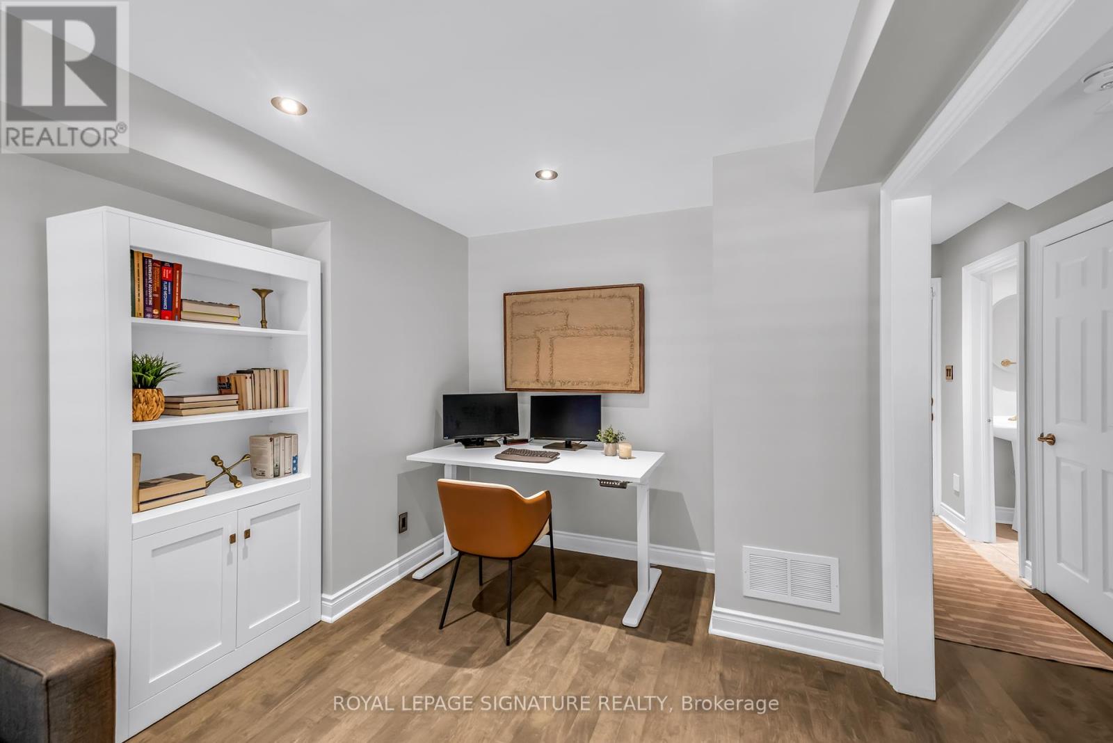 7 Chimes Lane, Toronto, Ontario  M8Y 1G4 - Photo 32 - W12460698