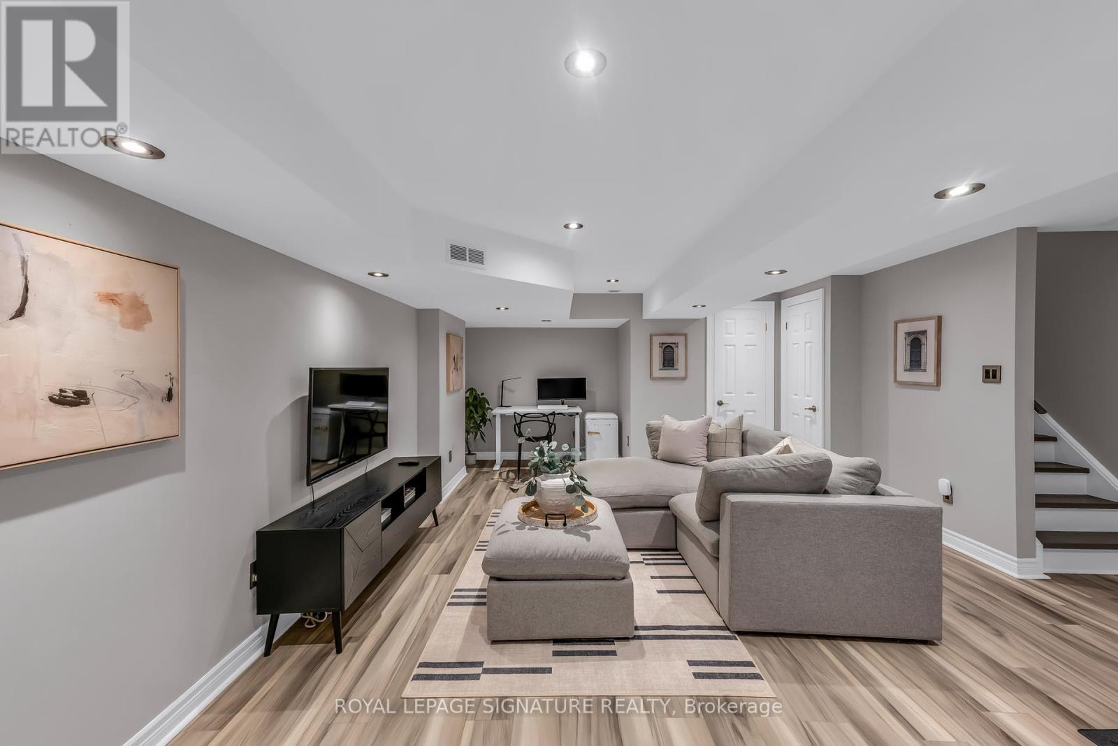 7 Chimes Lane, Toronto, Ontario  M8Y 1G4 - Photo 36 - W12460698