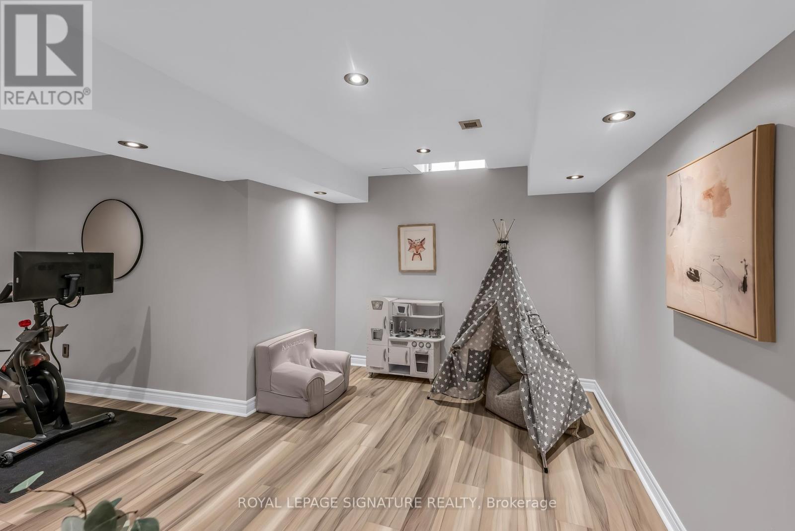7 Chimes Lane, Toronto, Ontario  M8Y 1G4 - Photo 38 - W12460698