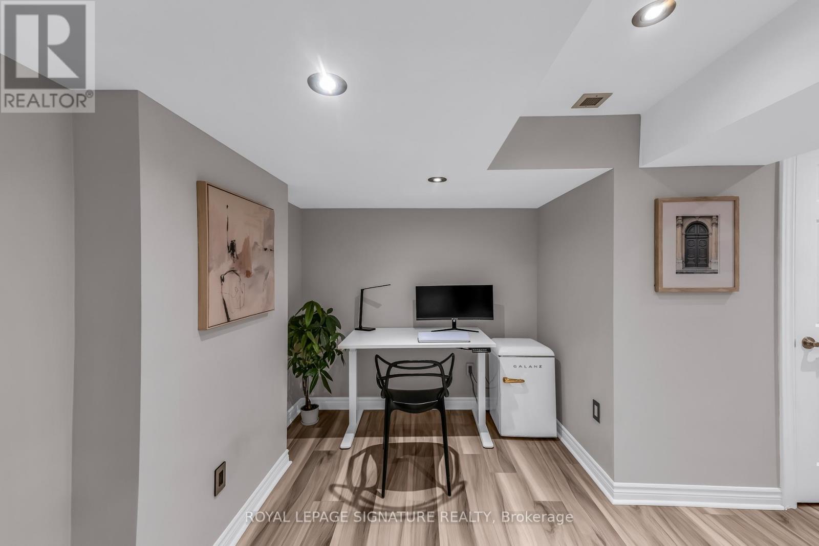 7 Chimes Lane, Toronto, Ontario  M8Y 1G4 - Photo 39 - W12460698