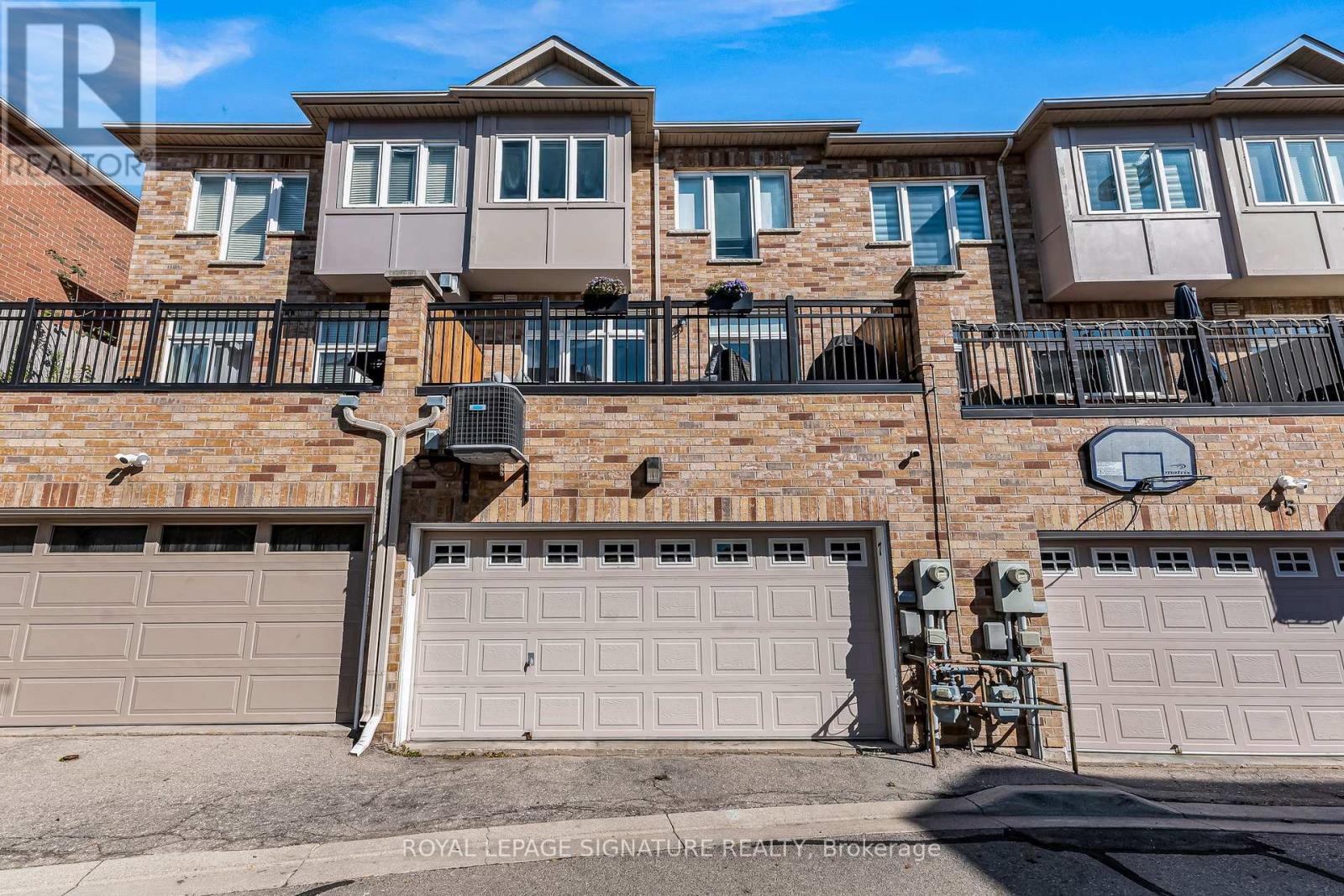 7 Chimes Lane, Toronto, Ontario  M8Y 1G4 - Photo 40 - W12460698