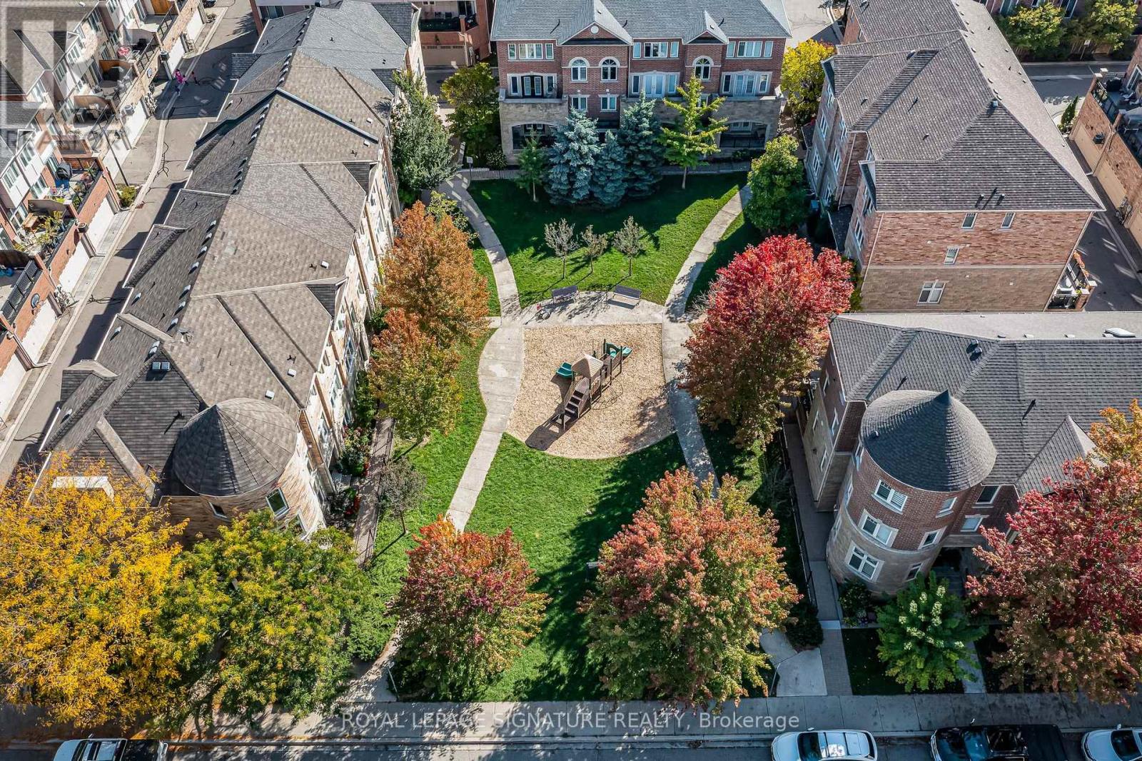 7 Chimes Lane, Toronto, Ontario  M8Y 1G4 - Photo 43 - W12460698