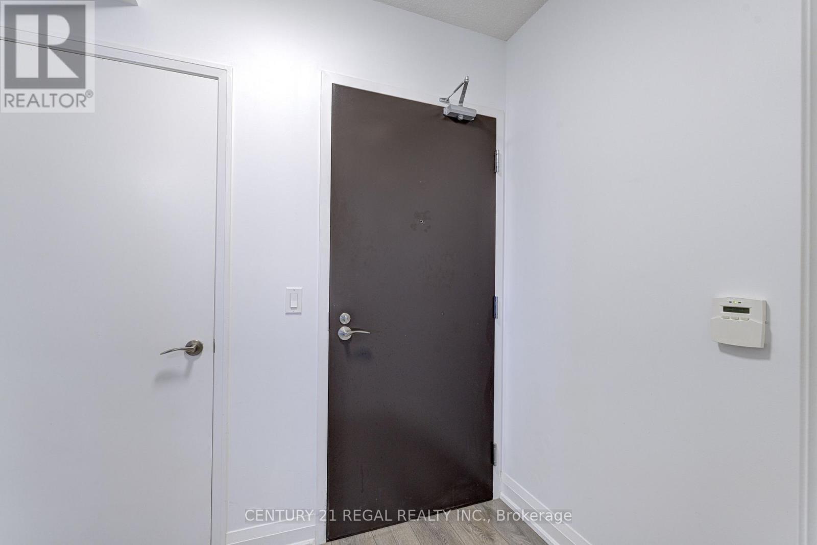 1410 - 9 Valhalla Inn Road, Toronto, Ontario  M9B 0B2 - Photo 4 - W12460737