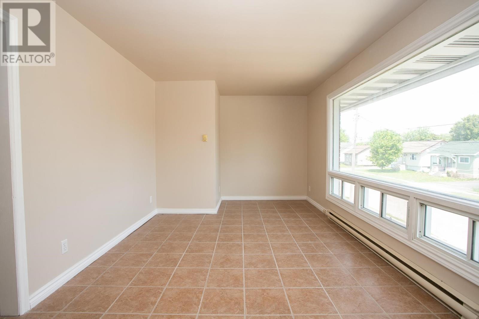 84 Wallace Ter, Sault Ste. Marie, Ontario  P6C 1K3 - Photo 12 - SM252729