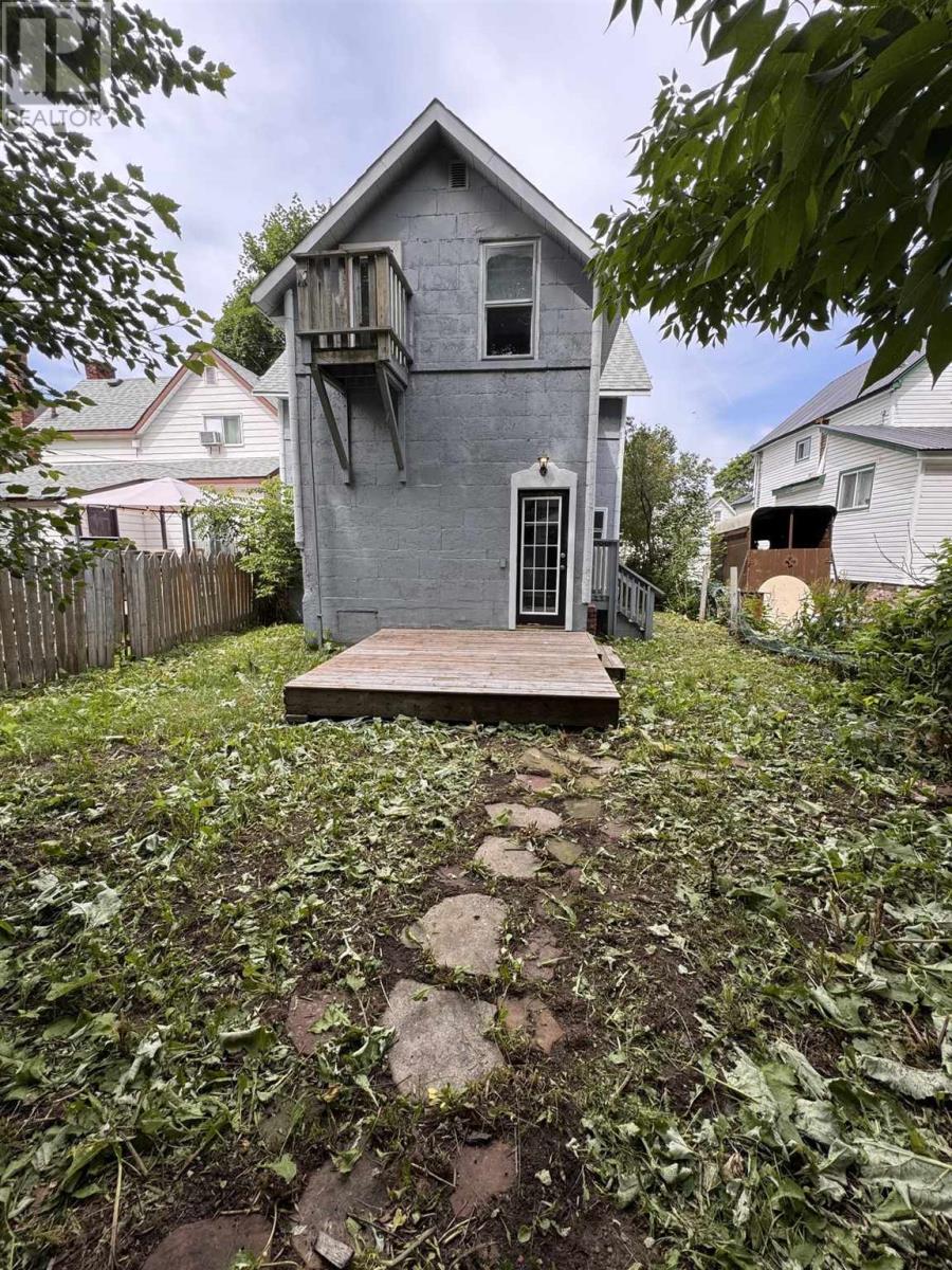 30 Grosvenor Ave, Sault Ste. Marie, Ontario  P6B 2L9 - Photo 2 - SM252877