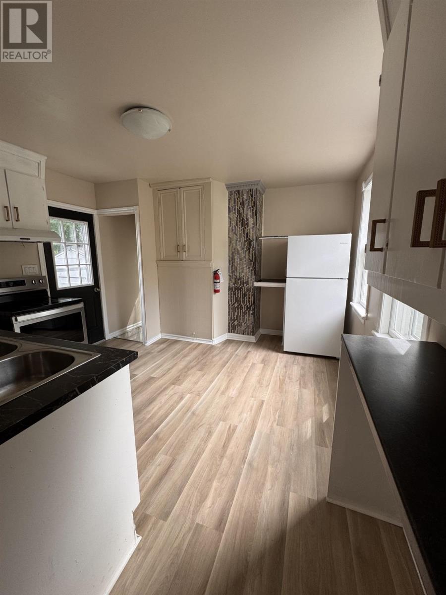 30 Grosvenor Ave, Sault Ste. Marie, Ontario  P6B 2L9 - Photo 8 - SM252877