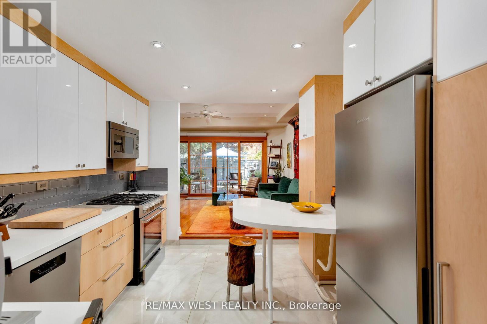 83 Gwynne Avenue, Toronto, Ontario  M6K 2C5 - Photo 11 - W12394294